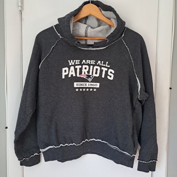 NFL Tops - New England Patriots NFL Team Women's Large Charcoal Cropped Hoodie